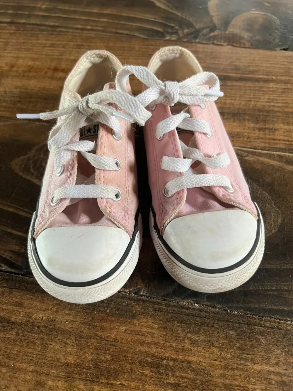 pink Girls size 9 converse